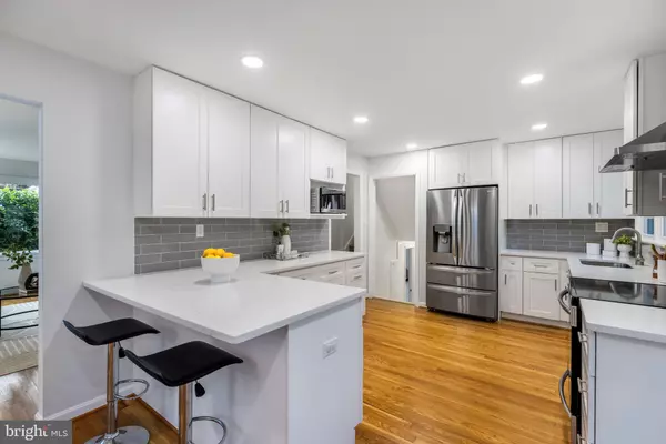 Falls Church, VA 22041,6222 BEACHWAY DR