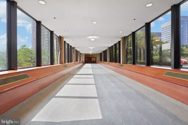 Falls Church, VA 22041,5501 SEMINARY RD #114S