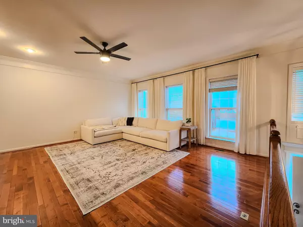 Centreville, VA 20120,5209 JULE STAR DR