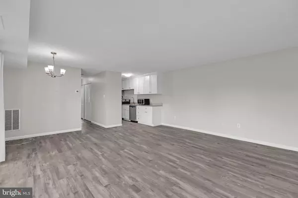 Falls Church, VA 22046,7314 ROUTE 29 #14/103