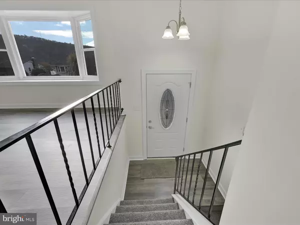 Pottsville, PA 17901,76 CRESTVIEW DR