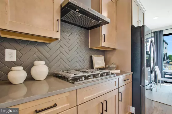 Bowie, MD 20715,5016 HENRY KING WAY WAY #20F