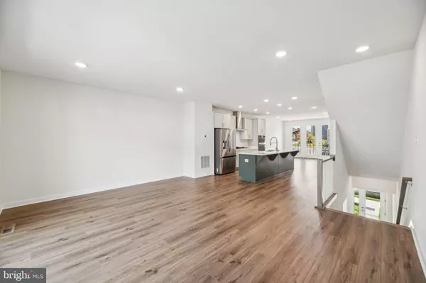 Bowie, MD 20715,17309 HARDISTY WAY ST #5F