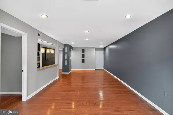 Greenbelt, MD 20770,8699 GREENBELT RD #T-2