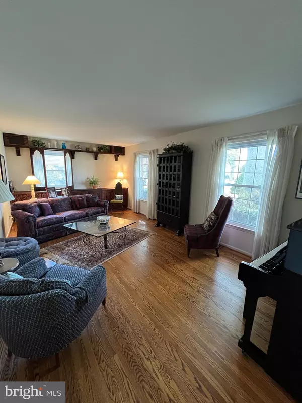 Cinnaminson, NJ 08077,3120 WATERFORD CT