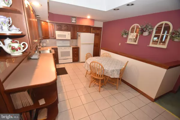 Bear, DE 19701,27 WOODSIDE LN