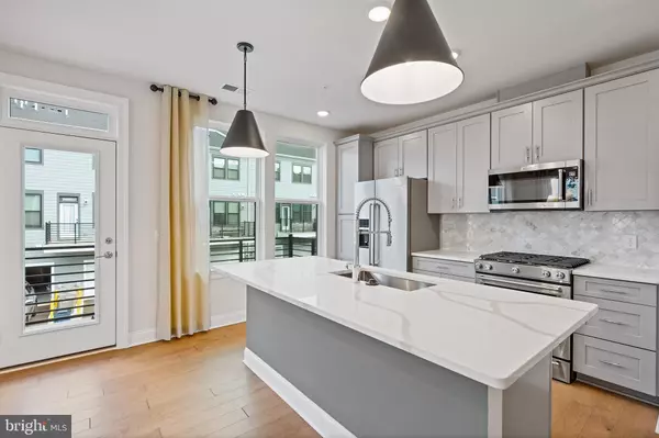 Princeton Junction, NJ 08550,715 PARKER BLVD