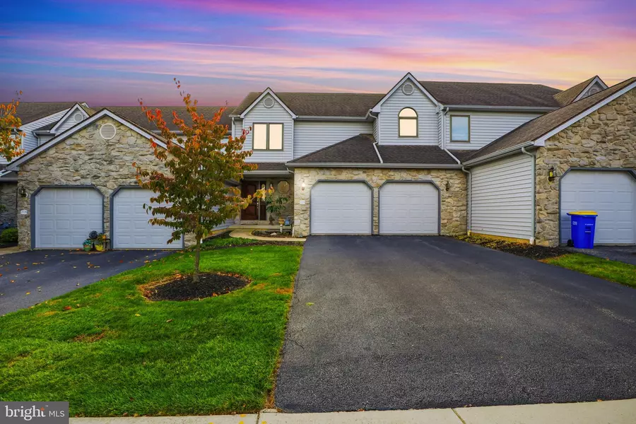 2724 FAIRWAY DR #2724, York, PA 17402