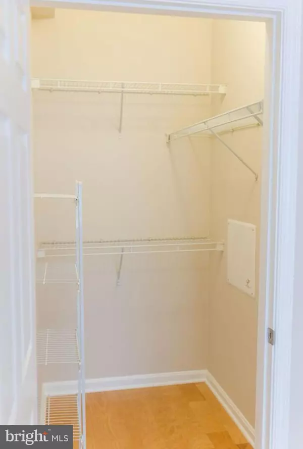 Vienna, VA 22181,9480 VIRGINIA CENTER BLVD #119