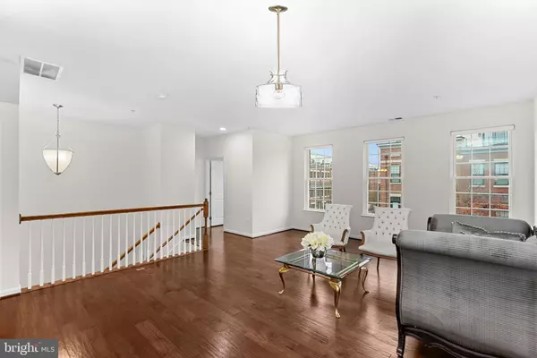 Leesburg, VA 20175,459 KORNBLAU TER SE