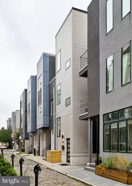 858 N LEITHGOW ST, Philadelphia, PA 19123