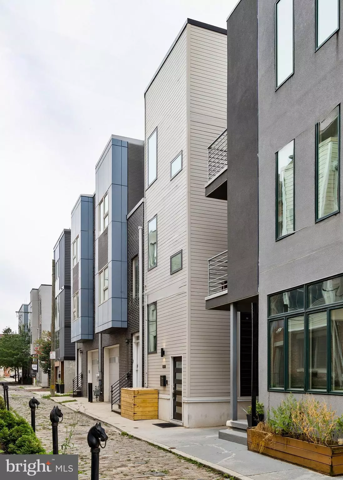 Philadelphia, PA 19123,858 N LEITHGOW ST