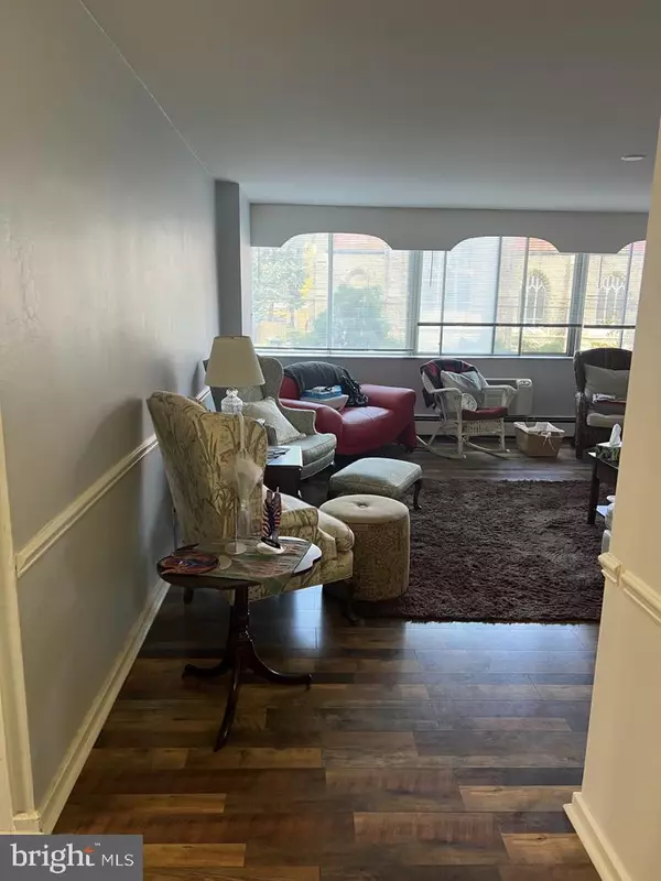 Wilmington, DE 19806,1401-UNIT PENNSYLVANIA AVE #214