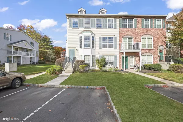 Hamilton, NJ 08619,27 VERSAILLES CT