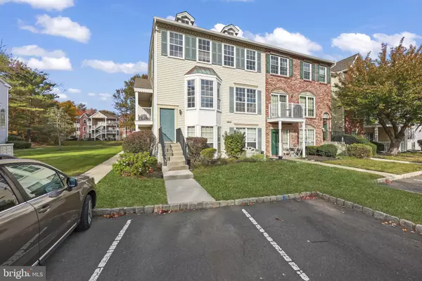 Hamilton, NJ 08619,27 VERSAILLES CT