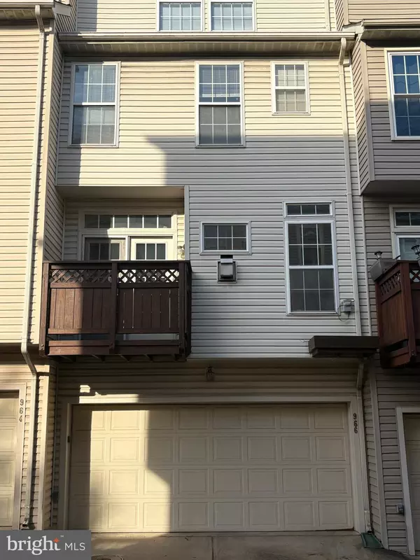 Alexandria, VA 22304,966 HARRISON CIR