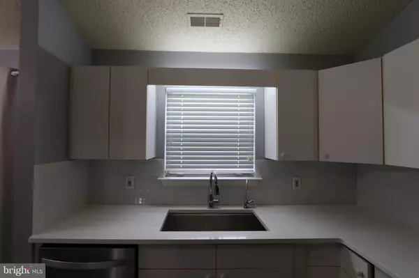 Trenton, NJ 08648,505 REGENCY PL