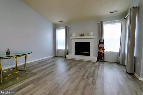 Trenton, NJ 08648,505 REGENCY PL