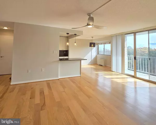 2500 N VAN DORN ST #808, Alexandria, VA 22302