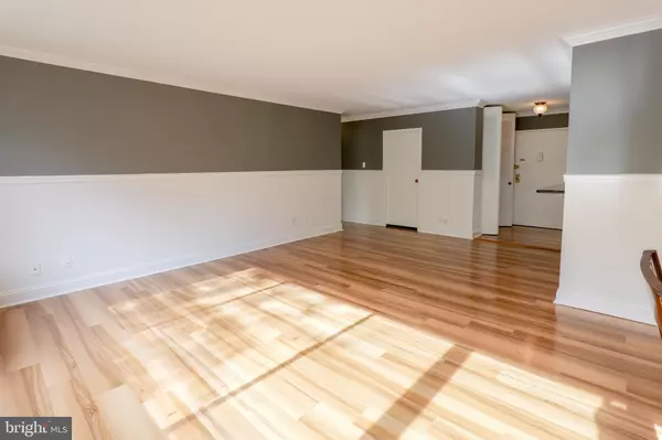 Rockville, MD 20852,11801 ROCKVILLE PIKE #211