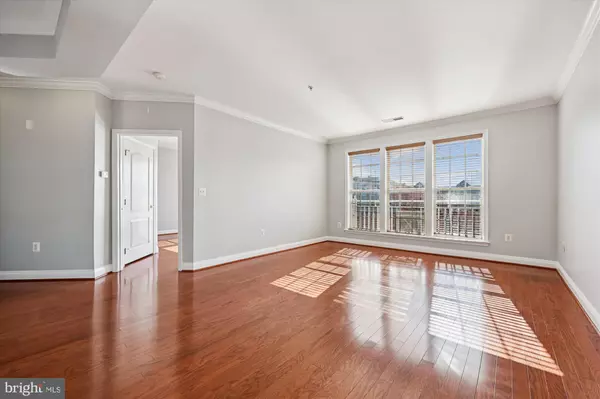 Rockville, MD 20850,802 GRAND CHAMPION DR #11-303