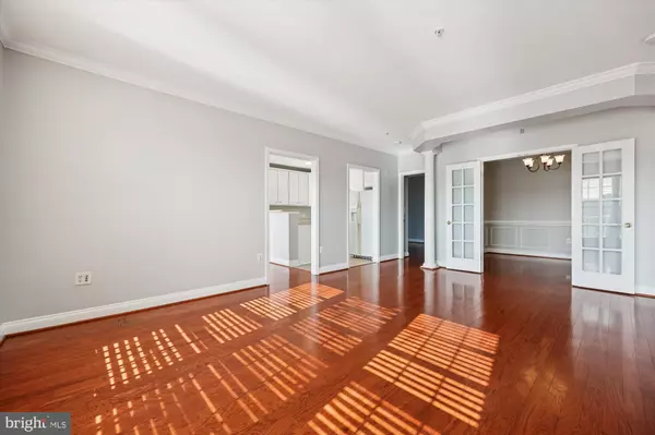 Rockville, MD 20850,802 GRAND CHAMPION DR #11-303