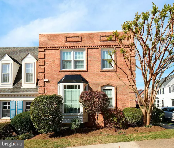 1120 KENSINGTON RD, Mclean, VA 22101