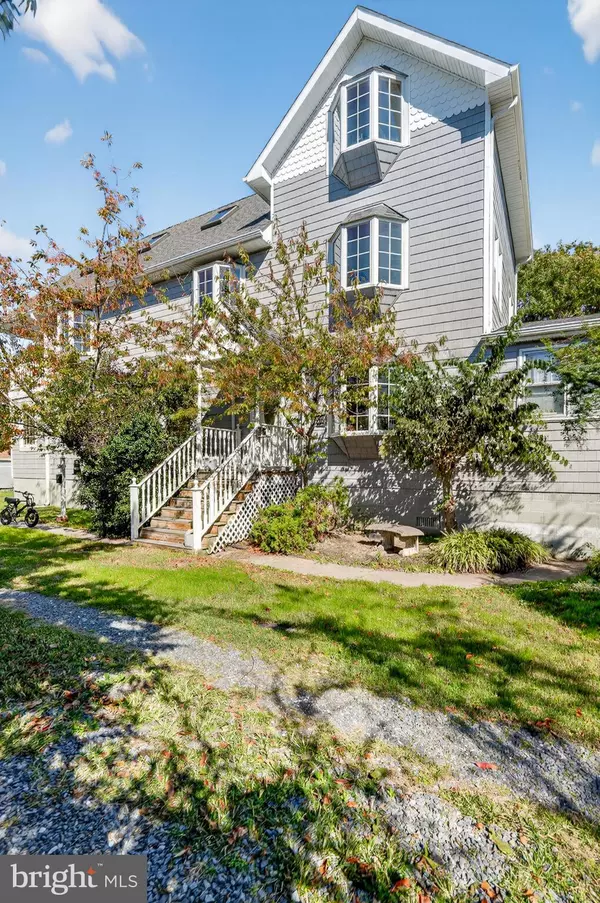 Chincoteague Island, VA 23336,6045 TARR ST