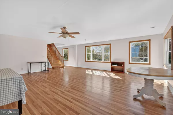 Chincoteague Island, VA 23336,6045 TARR ST