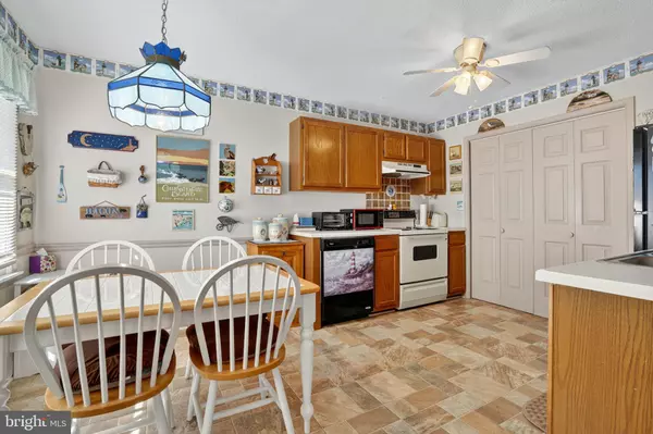 Chincoteague Island, VA 23336,6135 MARTIN LN