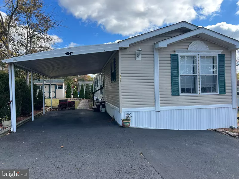 207 GREEN HILL DR, Green Lane, PA 18054