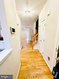 Elkridge, MD 21075,5901 AUTUMN SPELL