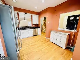 Elkridge, MD 21075,5901 AUTUMN SPELL