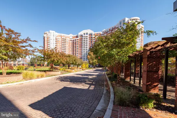 Rockville, MD 20852,5809 NICHOLSON LN #1002