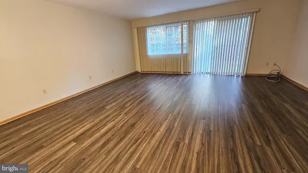 Owings Mills, MD 21117,9 HAMLET DR