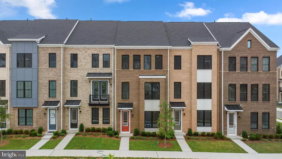Ashburn, VA 20148,42106 PICASSO