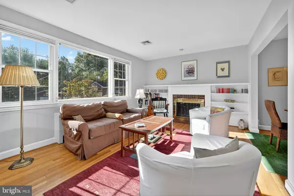 Silver Spring, MD 20901,402 HINSDALE CT