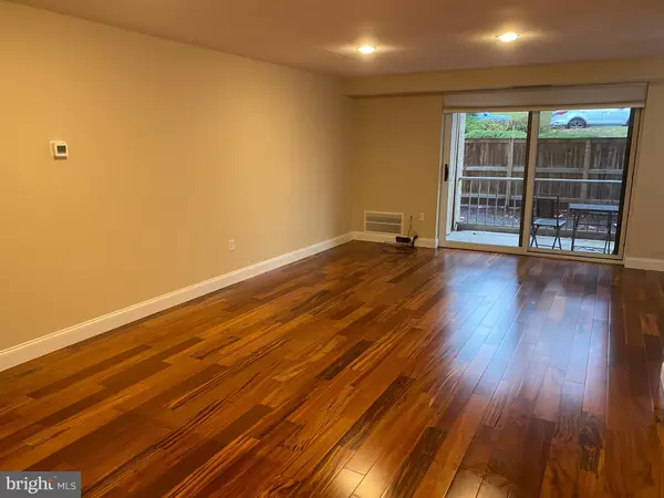 Narberth, PA 19072,1637 OAKWOOD #S103