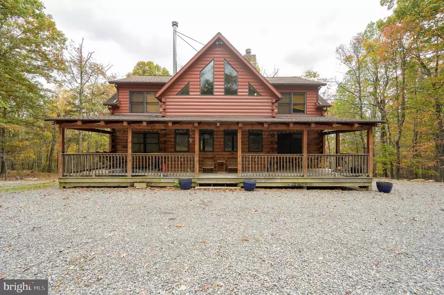 456 PARKSIDE TER, Berkeley Springs, WV 25411