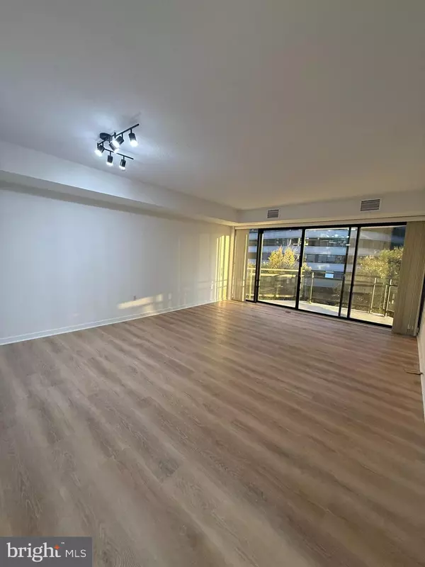 Arlington, VA 22209,1530 KEY BLVD #621