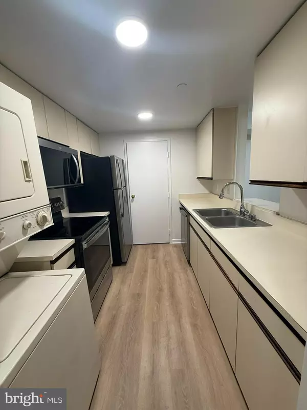 Arlington, VA 22209,1530 KEY BLVD #621