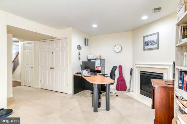 Culpeper, VA 22701,823 PERSIMMON PL