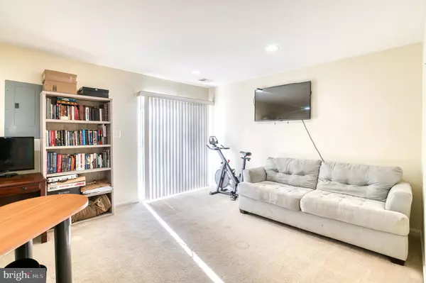 Culpeper, VA 22701,823 PERSIMMON PL