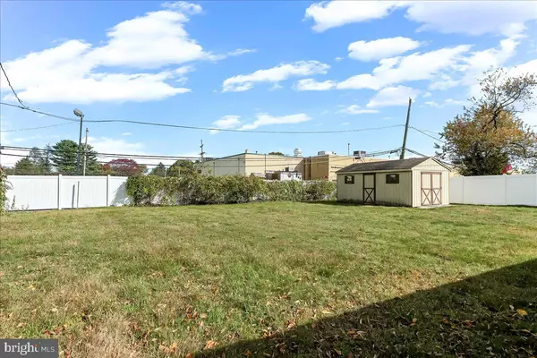 Broomall, PA 19008,2119 BOXWOOD DR