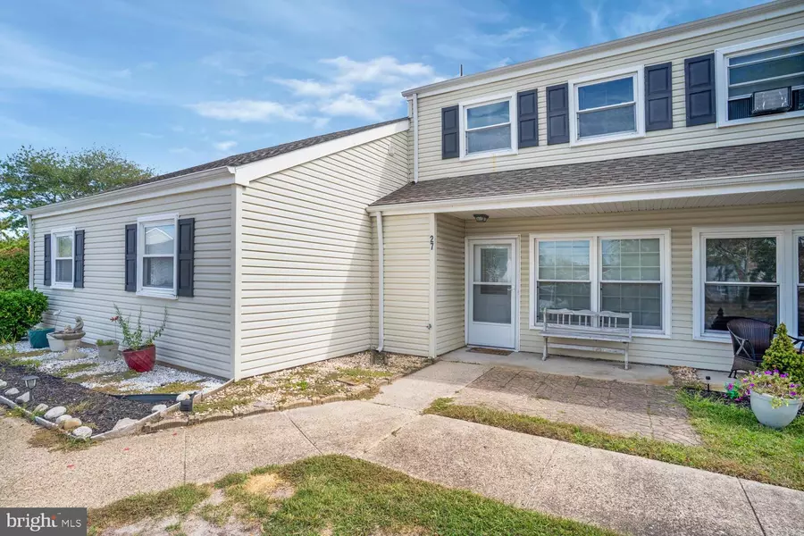 27 MEDITERRANEAN CT, Barnegat, NJ 08005
