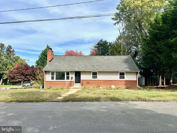 10818 1ST ST, Fairfax, VA 22030
