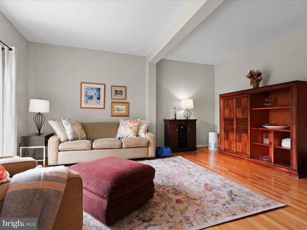 Alexandria, VA 22315,7755 EFFINGHAM SQ