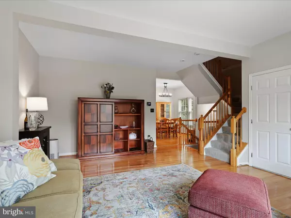 Alexandria, VA 22315,7755 EFFINGHAM SQ