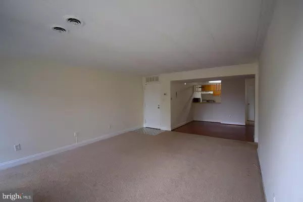 Alexandria, VA 22303,2635 FT FARNSWORTH RD #267