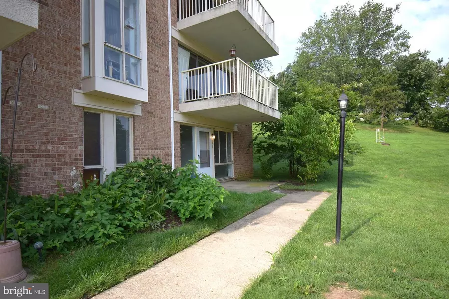 2635 FT FARNSWORTH RD #267, Alexandria, VA 22303